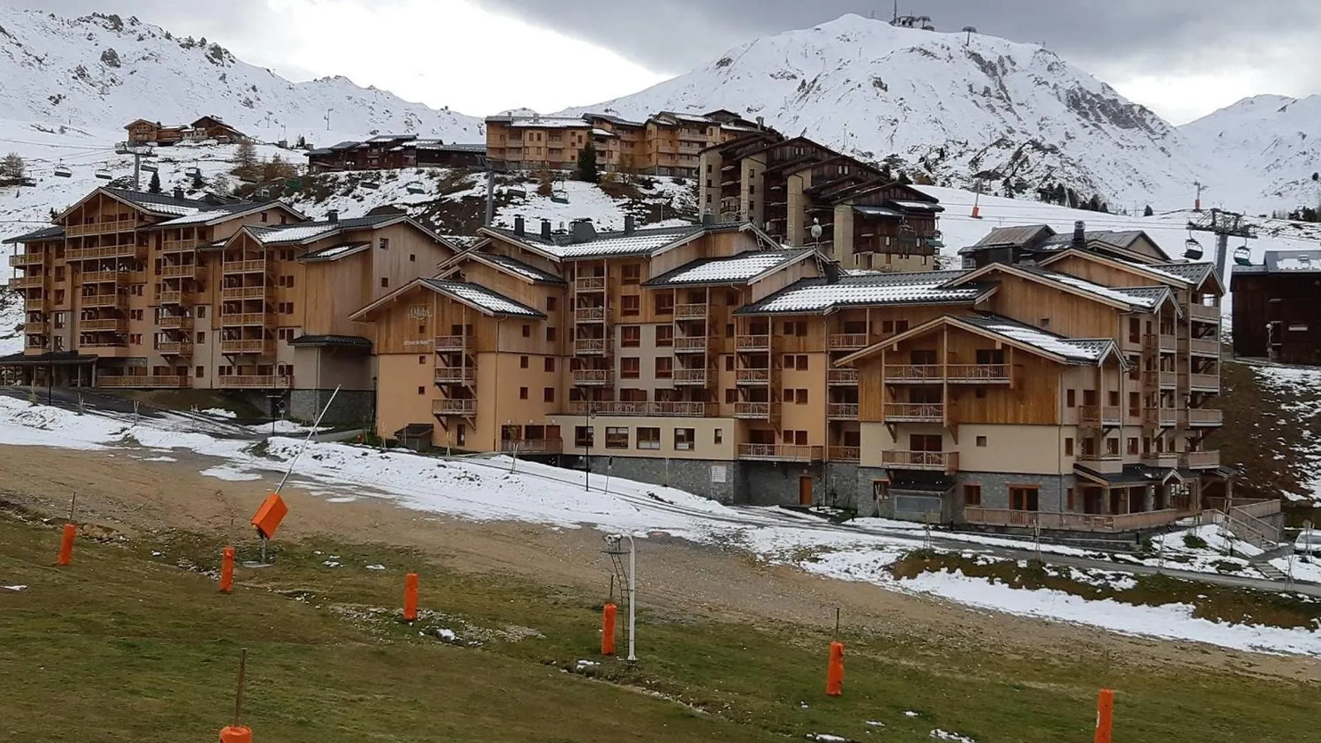 Appartement Cosy Avec Balcon Et Acces Ski Aux Pieds A Plagne Soleil - Fr-1-351-89 La Plagne Apartment